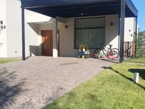 Casa en Venta en San Matias, USD 285.000