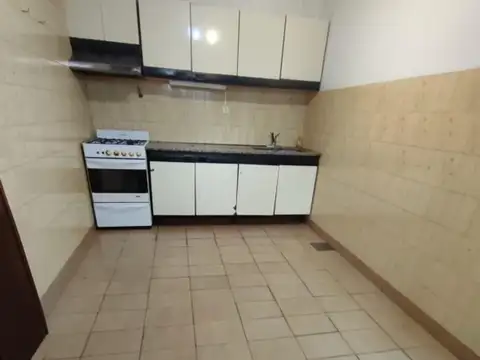 Depto Tipo Casa en Alquiler 50 años
