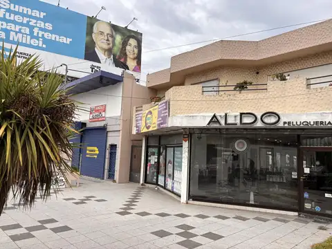 Local comercial con vivienda sobre Av. Constitucion