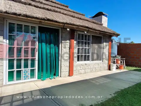 Quincho habitable y pileta en venta en Villars - L20100