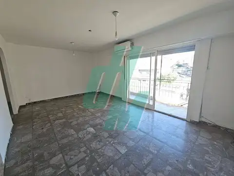 Excelente departamento 3 ambientes al frente - Santa Rita