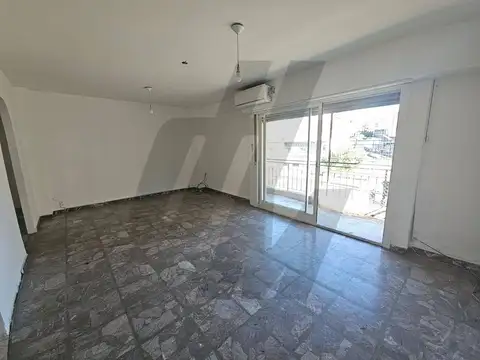Excelente departamento 3 ambientes al frente - Santa Rita