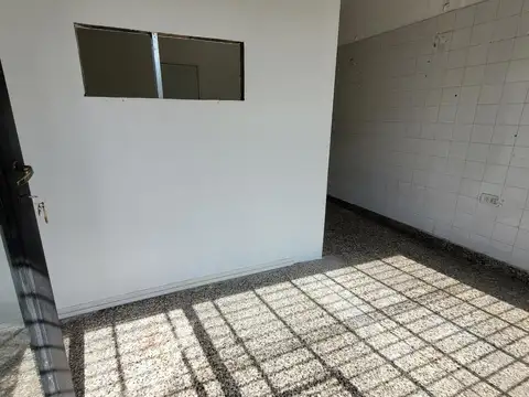 Local en Alquiler en Castelar Norte, $ 400.000