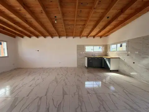 Casa 3 ambientes con 1 baño