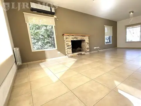 Casa en Alquiler en Villanueva, USD 2.200