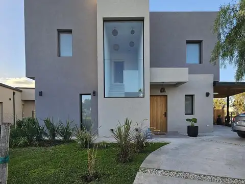 Casa en Santa Emilia Pilar del Este venta 4 ambientes