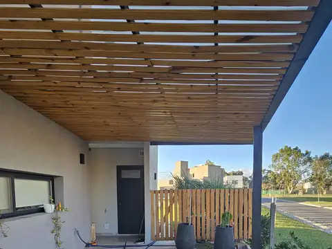 Casa en Venta en Pilar del Este - Santa Emilia, USD 240.000
