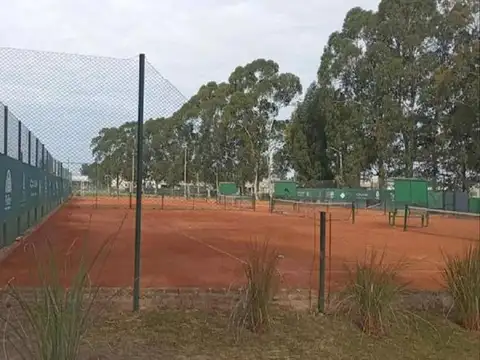 Lote interno en esquina en barrio cerrado San Antonio. Canning Village, Ezeiza.