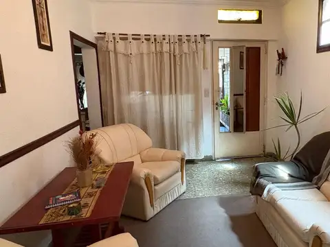 Depto Tipo Casa 6 ambientes con 1 baño