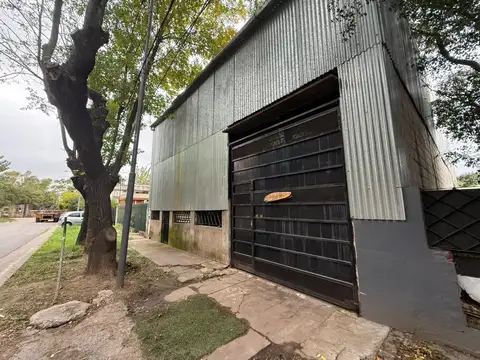 ALQUILER GALPON CON OFICINAS VILLA TESEI