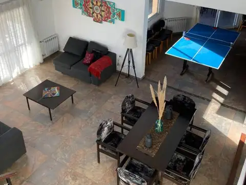 Casa 5 ambientes con 3 baños