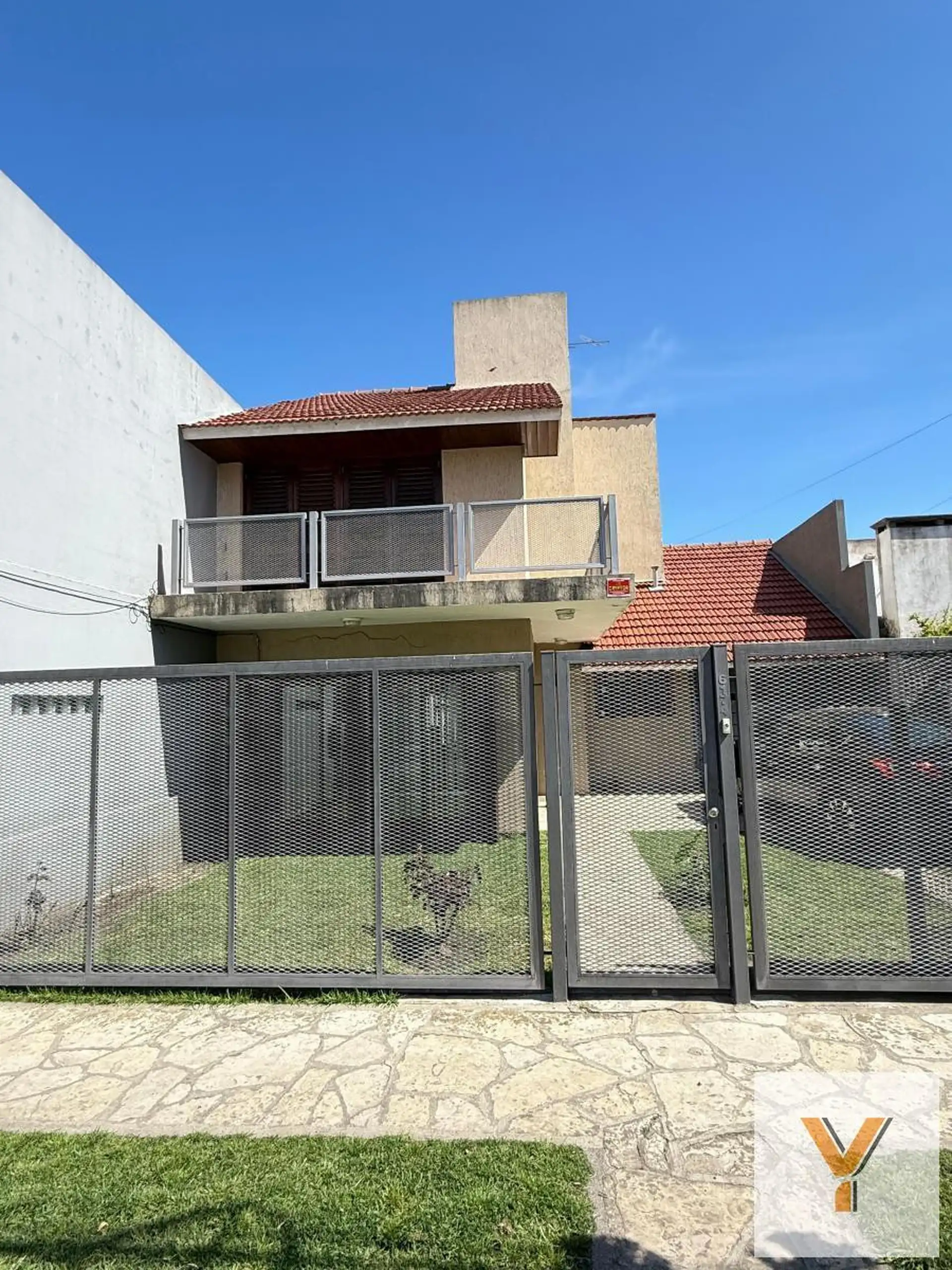 Casa en venta - 3 Dormitorios 2 Baños - Mar del Plata