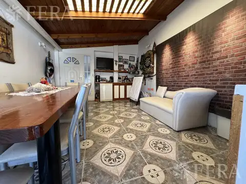 Casa 7 ambientes con 3 baños