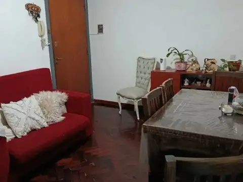 San José de Calasanz 100, Piso 1xesc