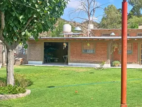 HERMOSA CASA QUINTA EN VENTA . CIUDAD DE MENDOZA