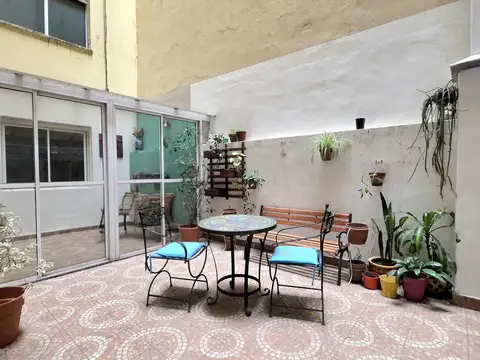 Gral. Urquiza al 1100 - Departamento en venta de 4 ambientes con patio, luminoso - San Cristobal
