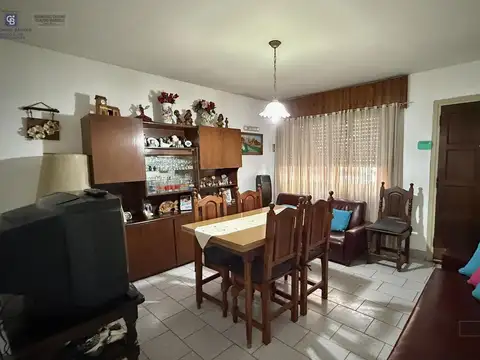 VENTA CASA 3 AMBIENTES PATIO PARRILLA COCHERA 2 BAÑOS MORENO