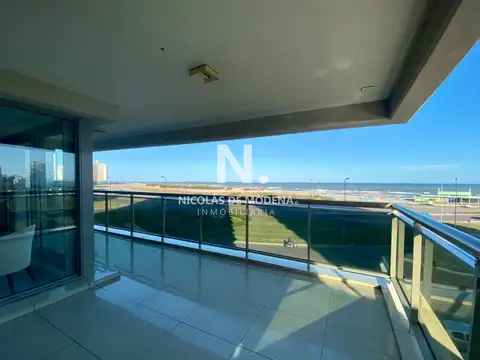 Frente al mar
