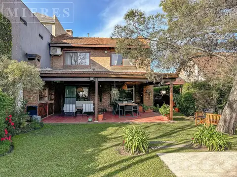 Tres Horquetas.- Av. Hipólito Yrigoyen 4510