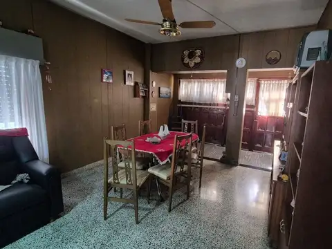 Casa 4 ambientes con 1 baño