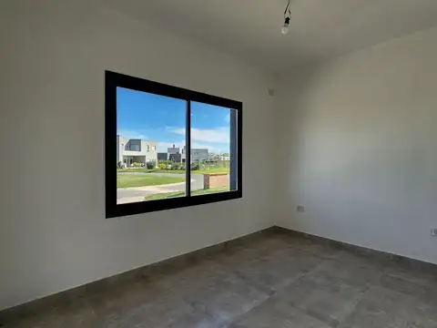 Casa en venta, con piscina, a estrenar, Barrio San Sebastian - Apto credito