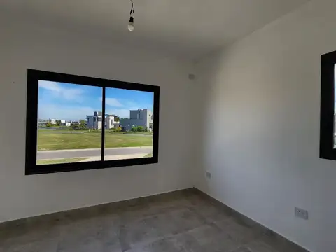Casa en  venta, con piscina, a estrenar, Barrio San Sebastian, Area 9