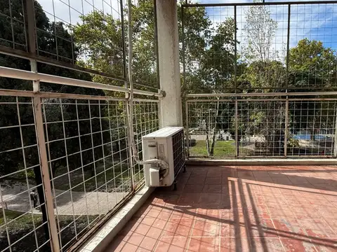 Departamento  de 4 Ambientes con Balcon Aterrazado Orientacion Este!