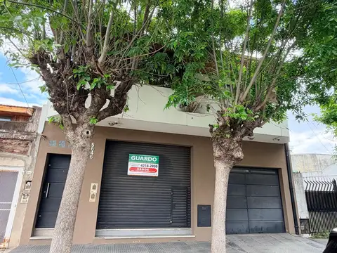 chalet de 4 amb con piscina , local y cocheras