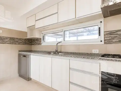 Casa 5 ambientes con 3 baños