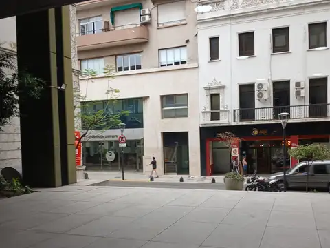 Esmeralda 100, Piso 7