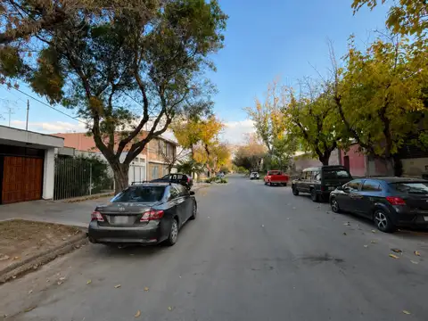 B° Ujemvi, Las acacias 493