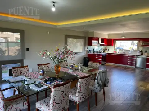 Casa 4 ambientes con 3 baños