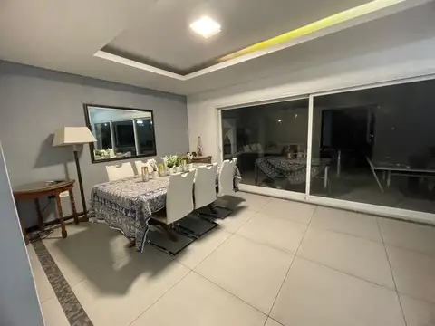 Casa Barrio Dalvian, 3 Dorm, 3 Baños, Calefacción, Jardín, Piscina, Apta Crédito