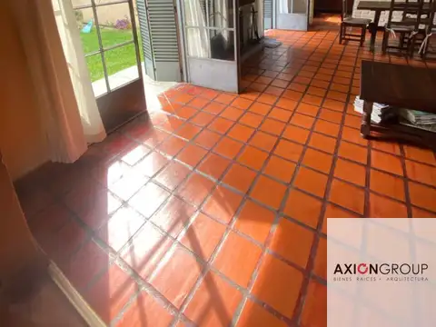 Casa 5 ambientes con 2 baños