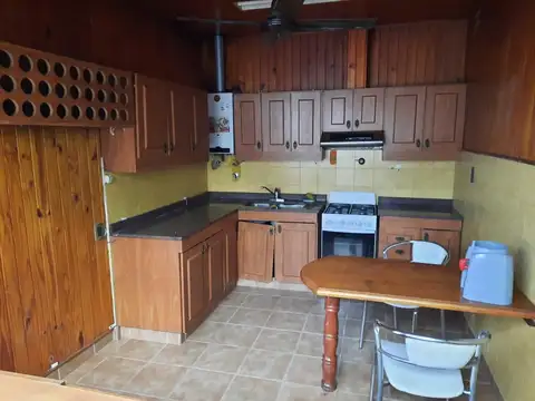 Casa 4 ambientes con 1 baño