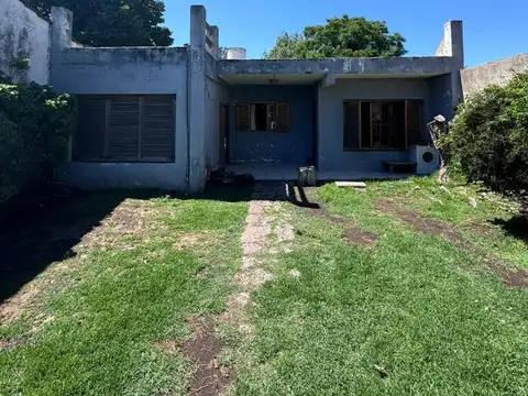 VENTA CASA + DEPTO A REFACCIONAR PADUA SUR