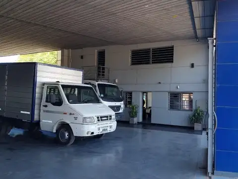 Oficina 5 ambientes con 2 baños