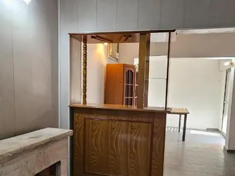 Alquiler. Casa interna única. Dos dormitorios con patio. en Tiro Suizo