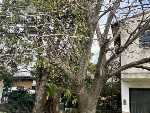 CASA A REFACCIONAR 21 E/ 524 y 525