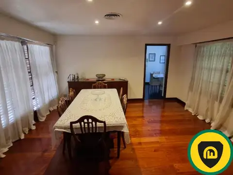 Casa en  VENTA  - BELLA VISTA - 6 DORMITORIOS