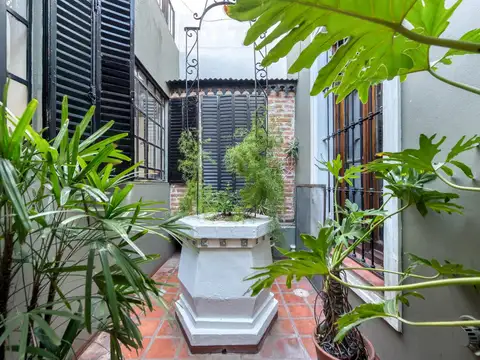VENTA CASA COLONIAL 4 AMB C/ PILETA - JARDIN - QUINCHO - TERRAZA - SAN ISIDRO LA CALABRIA - PERMUTA