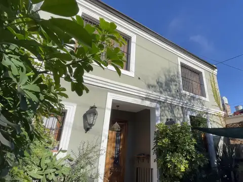 VENTA CASA COLONIAL 4 AMB C/ PILETA - JARDIN - QUINCHO - TERRAZA - SAN ISIDRO LA CALABRIA - PERMUTA
