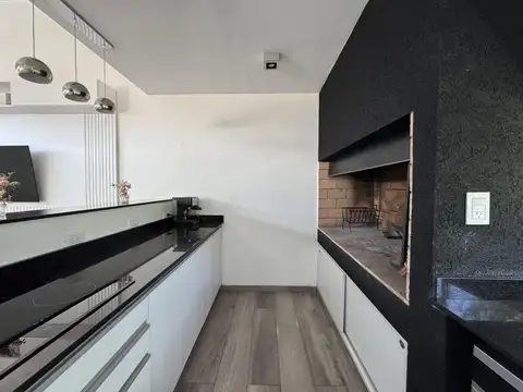 Depto Tipo Casa en Venta en Abasto, USD 135.000