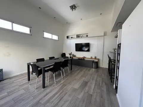 Depto Tipo Casa en Venta de 6 ambientes