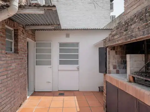 Vicente Fidel López 700