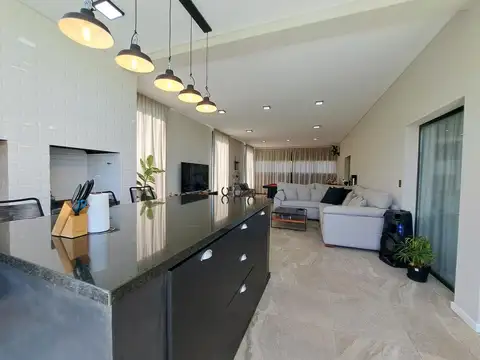 Casa en Venta en Las Calandrias, USD 245.000