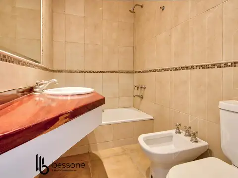 Depto Tipo Casa en Venta con 1 cocheras