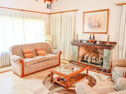 Casa 4 ambientes con 3 baños