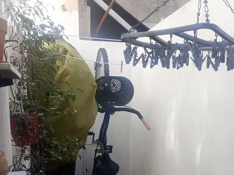 centro 3 amb entrada indep/ a la calle .patio