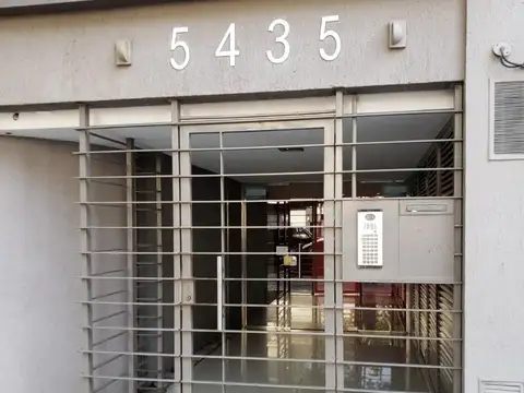 MONOAMBIENTE AL FRENTE 1 PISO PARQUE CHAS/ AGRONOMIA